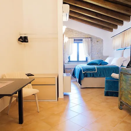 Tenuta Colfiorito Apartment *