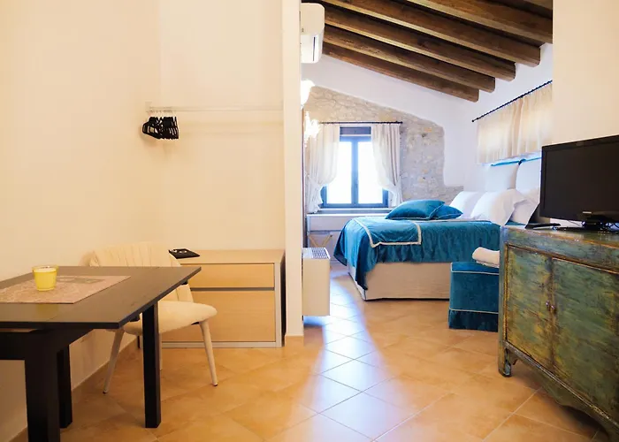 Tenuta Colfiorito Apartment *